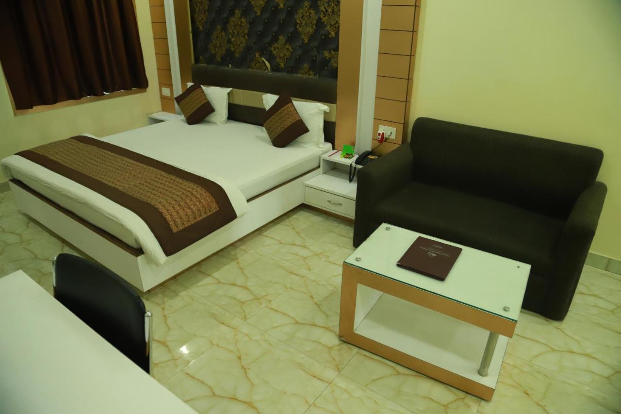 Hotel Sukhdeo Palace Gaya Exterior photo